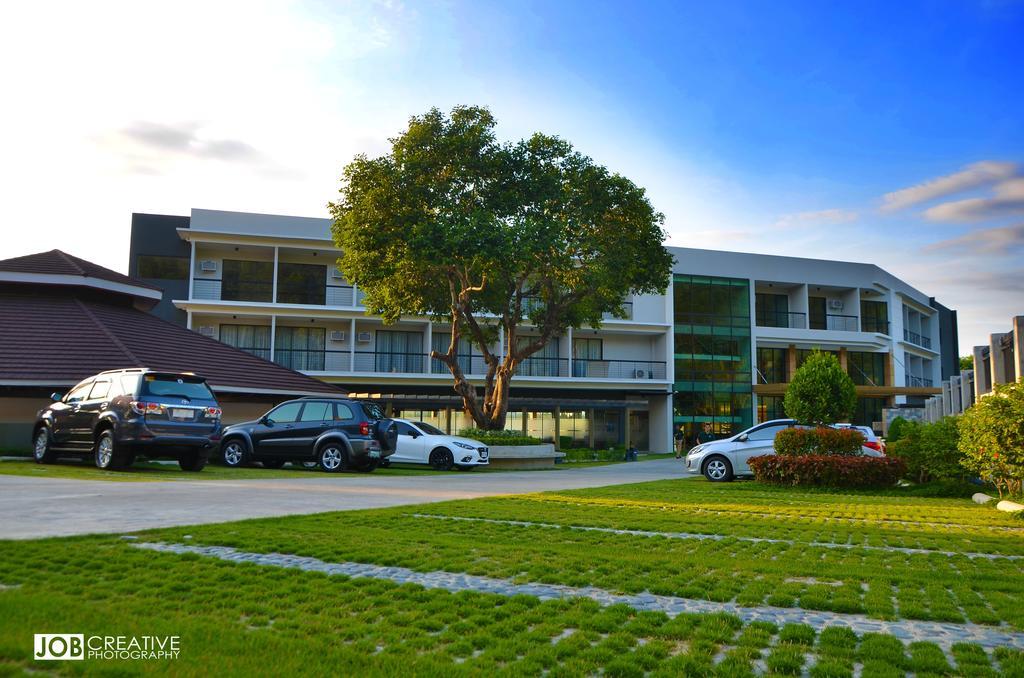 Rivermount Hotel And Resort Sarrat Buitenkant foto